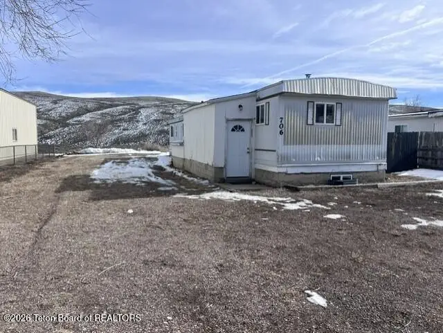 706 Star Avenue, Kemmerer, WY 83101 - #1