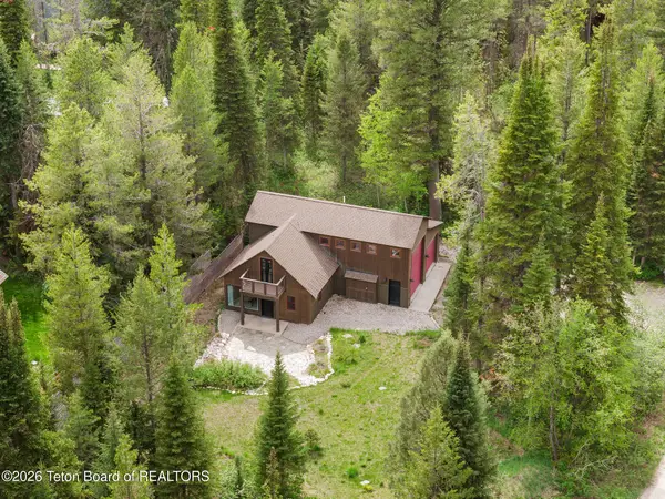 386 Spruce Street, Alpine, WY 83128