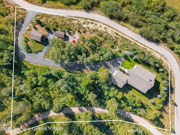 374 Upper Ridge Road, Alpine, WY 83128