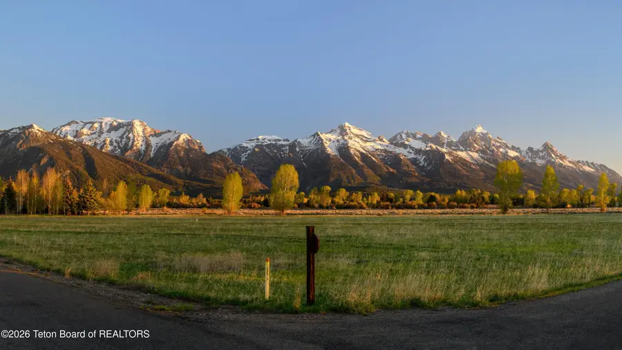 805 E Oatgrass Road, Jackson, WY 83001 - #3