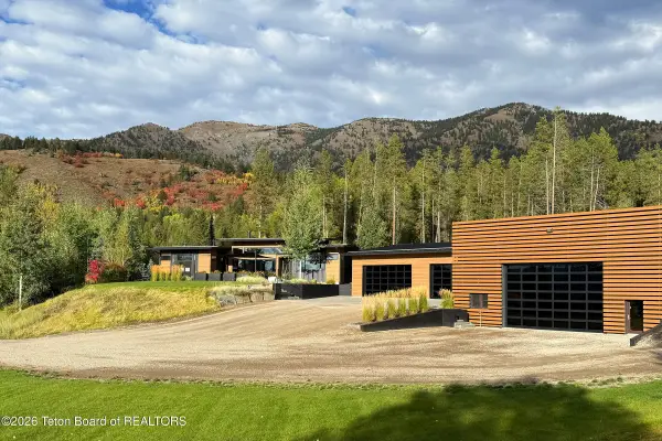 206 Windsong Way, Alpine, WY 83128