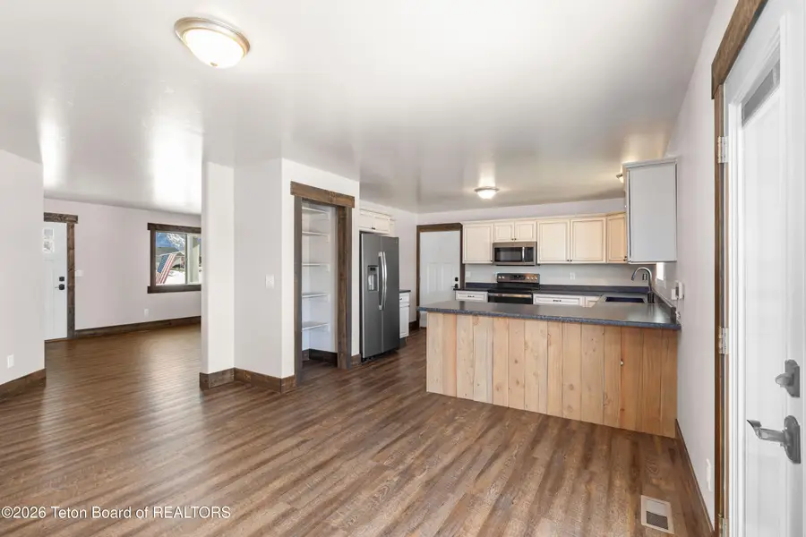 242 Holly Dr, Star Valley Ranch, WY 83127 - #2