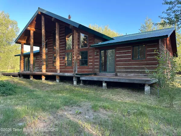486 W 10000 N, Tetonia, ID 83452