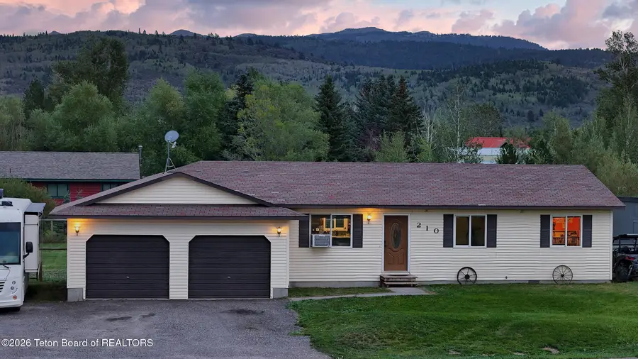 210 S Agate Avenue, Victor, ID 83455 - #2