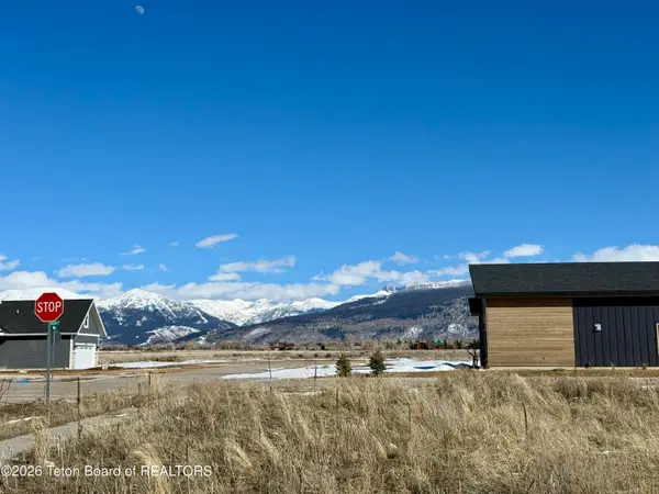 1045 Pawnee Road, Driggs, ID 83422