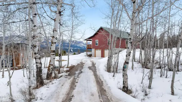 31 Pine Hollow Court, Alpine, WY 83128