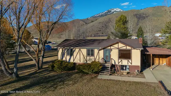 172 W Cottonwood Drive, Smoot, WY 83126