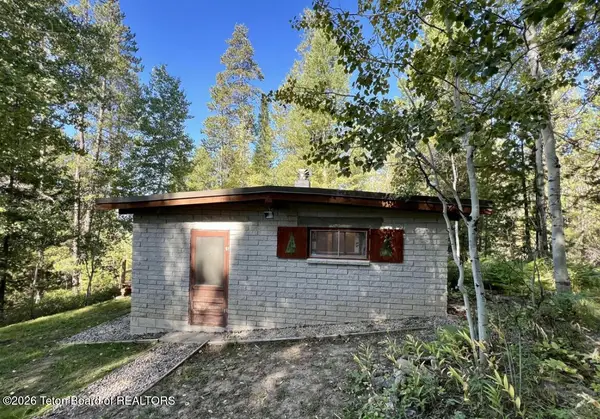 415 Forest 21, Alpine, WY 83128