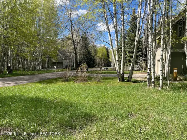 2940 N Aspen Wood Lane, Wilson, WY 83014