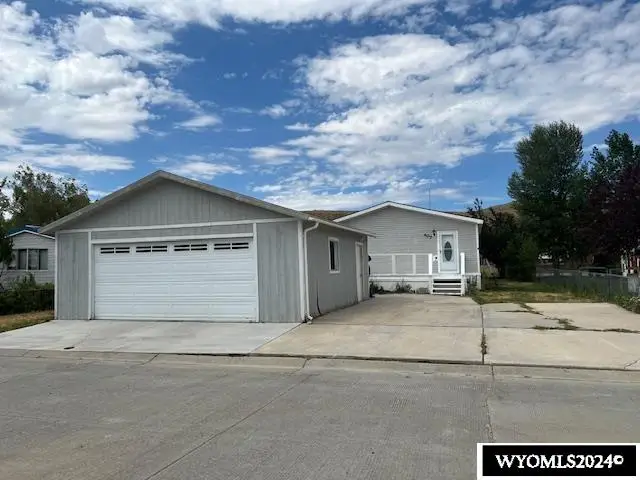 407 Susie Avenue, Diamondville, WY 83116 - Image #1