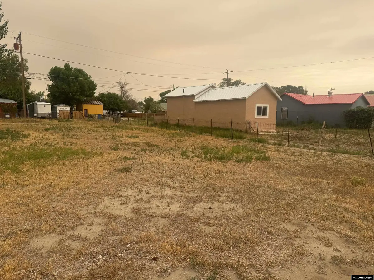 527 W Hugus Street, Rawlins, WY 82301 - Image #1
