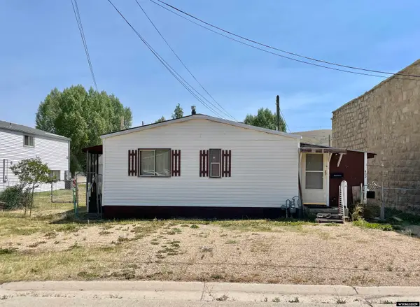 402 Diamondville Ave, Diamondville, WY 83116