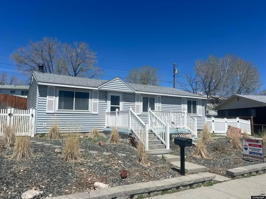 302 Kinnikinnick Drive, Riverton, WY 82501 - Image #2