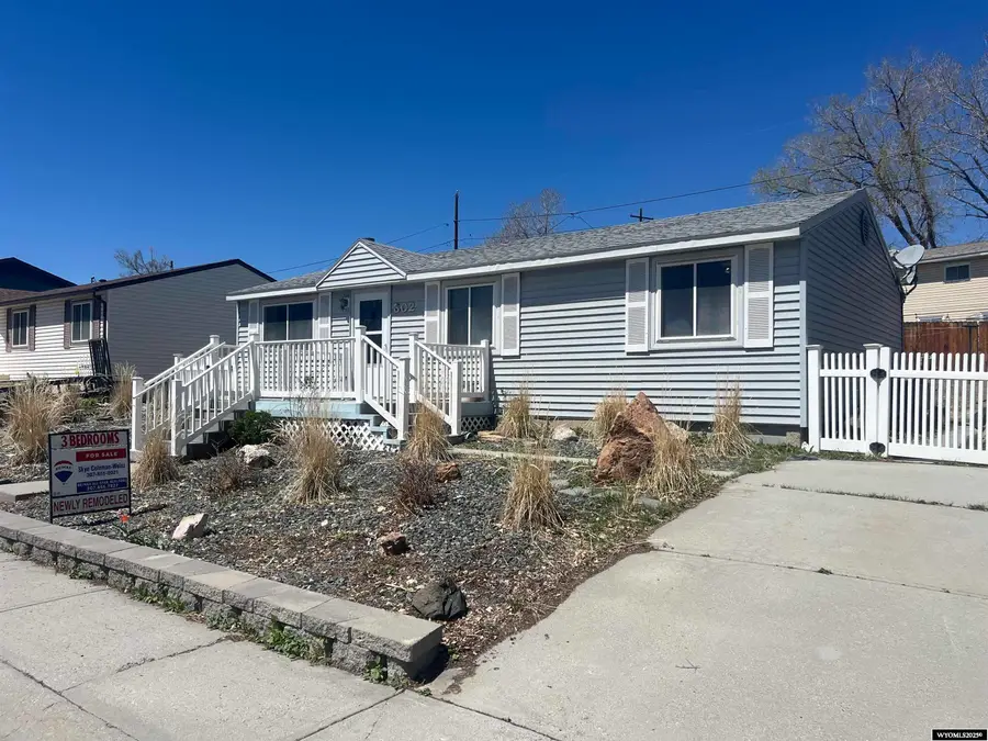 302 Kinnikinnick Drive, Riverton, WY 82501 - Image #3