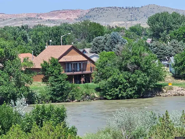 660 River Drive, Guernsey, WY 82214