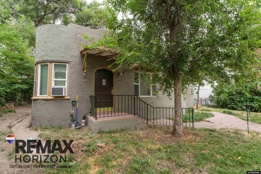 327 S 6th Street, Douglas, WY 82633 - Image #2