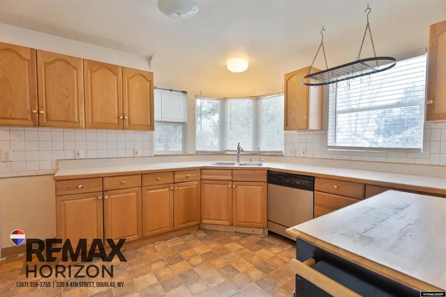 327 S 6th Street, Douglas, WY 82633 - Image #3