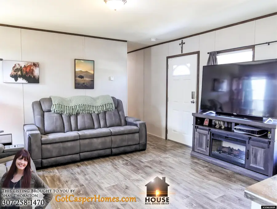 29 Hills Dr, Evansville, WY 82636 - Image #3