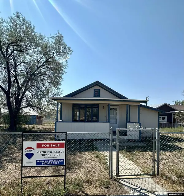 307 W 2nd Street, Shoshoni, WY 82649