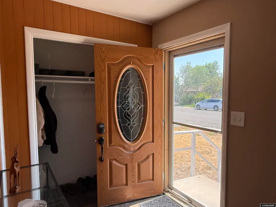 1302 Johnson Avenue, Thermopolis, WY 82443 - Image #2
