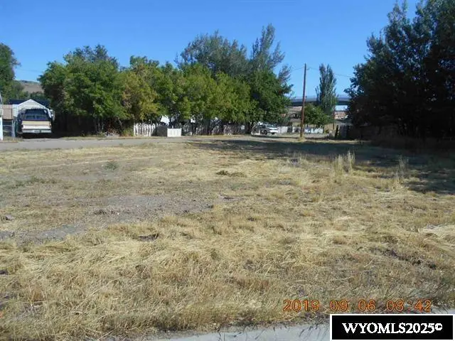 309 E Center St, Rawlins, WY 82301 - Image #2