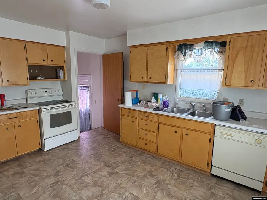 817 Yvonne Drive, Riverton, WY 82501 - Image #3