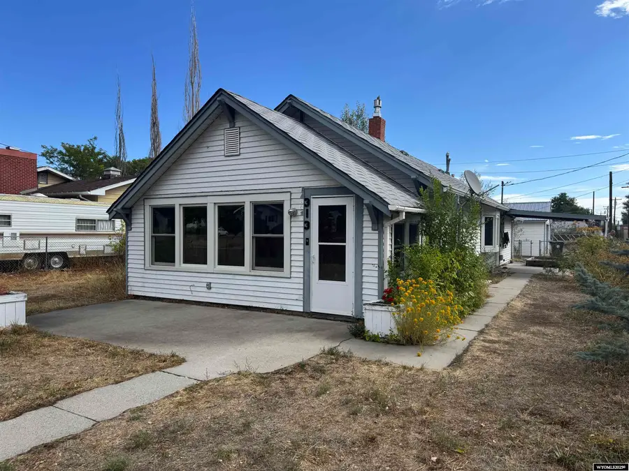 313 N 6th St E, Riverton, WY 82501-3342 - Image #2