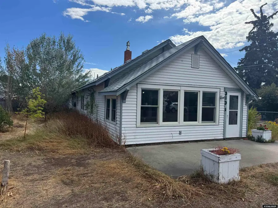 313 N 6th St E, Riverton, WY 82501-3342 - Image #3