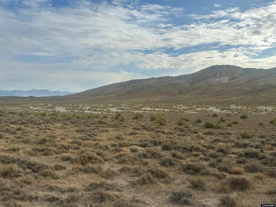 160 Acres E1/4: SEC 15 T 24 R 89 (BK 1307/33) TAX CODE 0100, Rawlins, WY 82301 - Image #2