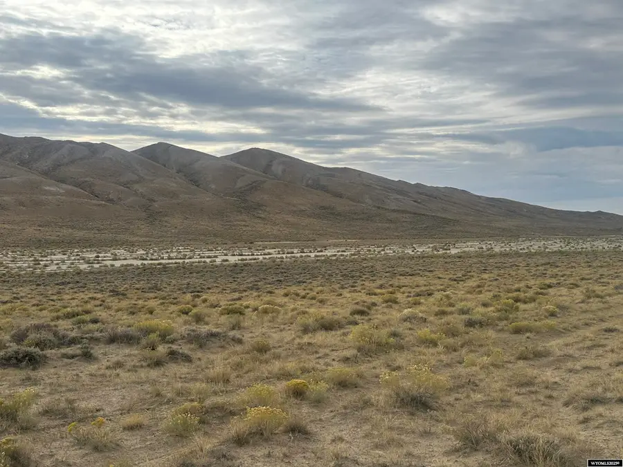 160 Acres E1/4: SEC 15 T 24 R 89 (BK 1307/33) TAX CODE 0100, Rawlins, WY 82301 - Image #3