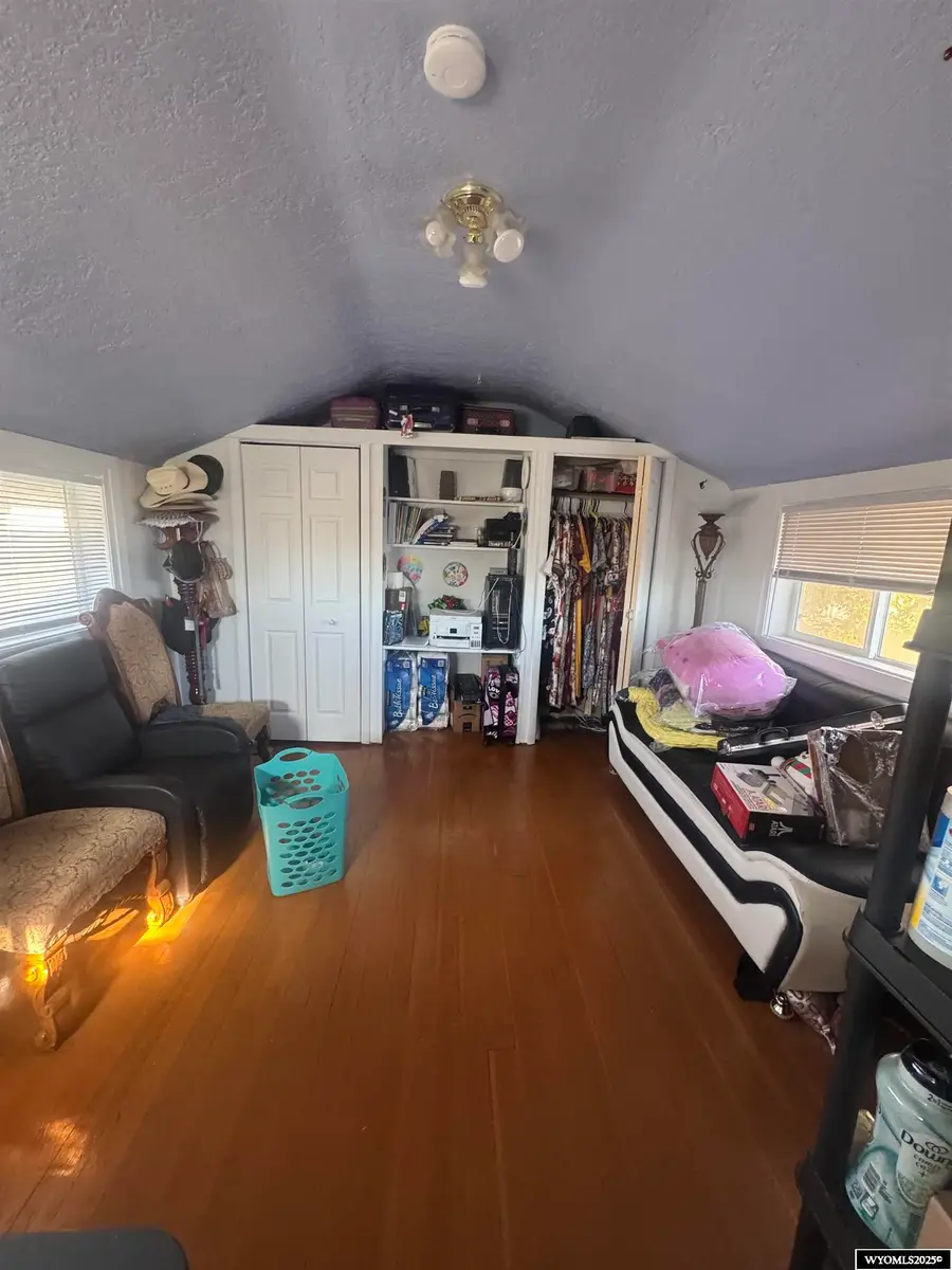 819 Walton Avenue, Evanston, WY 82930 - Image #2