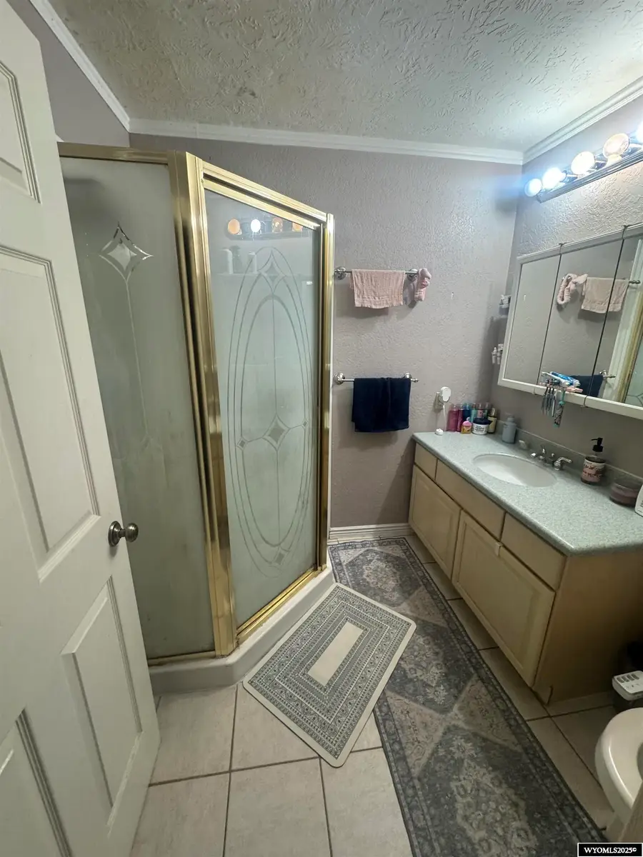819 Walton Avenue, Evanston, WY 82930 - Image #3