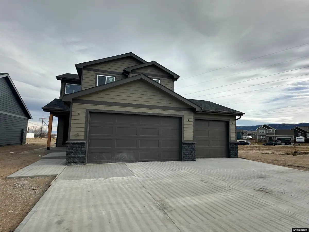 825 S 6th Avenue, Mills, WY 82644 - Image #1