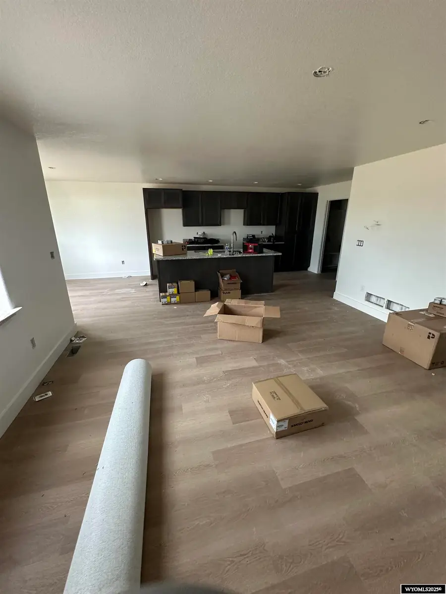 825 S 6th Avenue, Mills, WY 82644 - Image #3