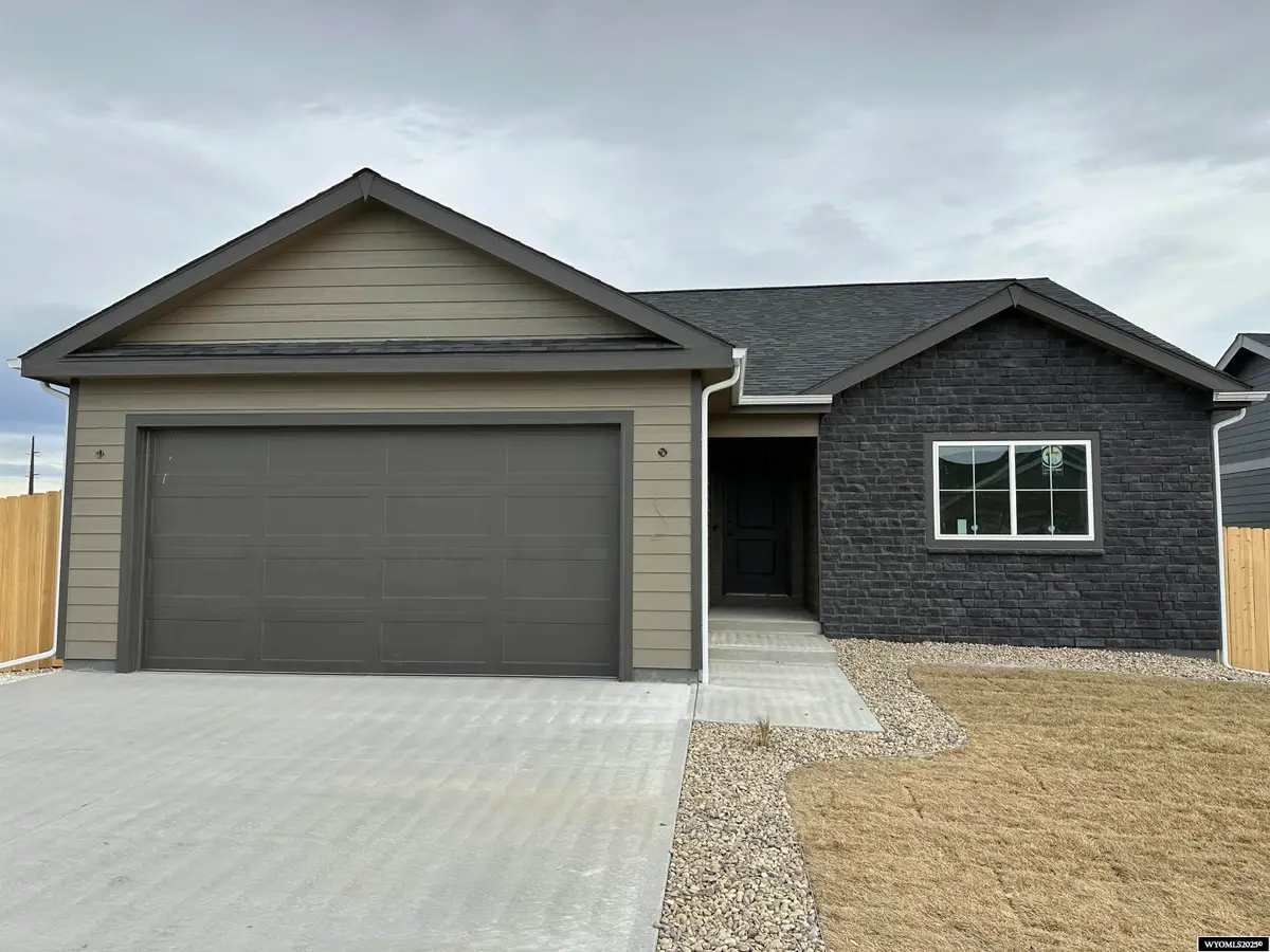 4588 Shale Circle, Mills, WY 82644 - Image #1