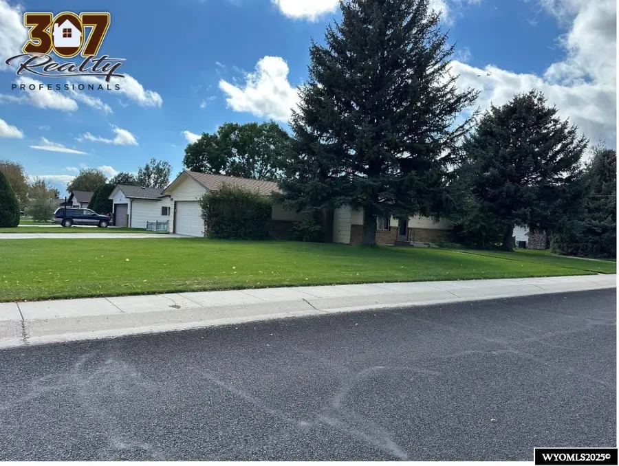 921 E 22nd Avenue, Torrington, WY 82240 - Image #3