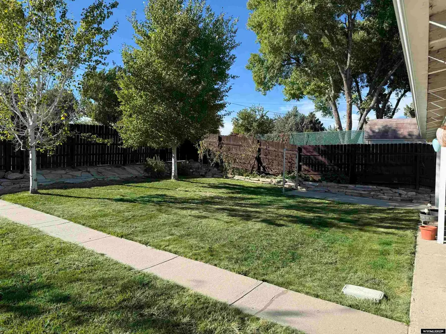 112 Susan Kay Avenue, Thermopolis, WY 82443 - Image #2