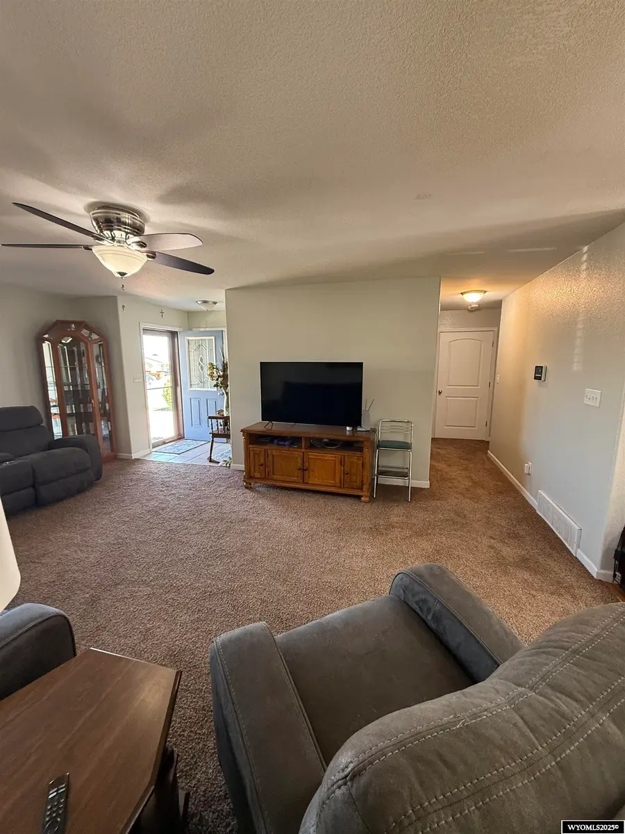 982 Meadowlark Drive, Douglas, WY 82633 - Image #3