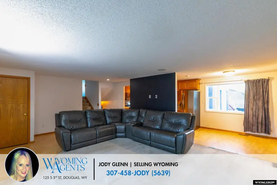 903 Leal St, Douglas, WY 82633 - Image #3