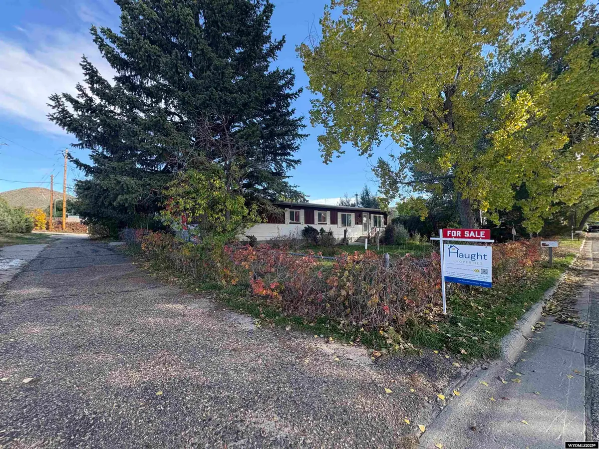 225 N 8th Street, Douglas, WY 82633 - Image #1