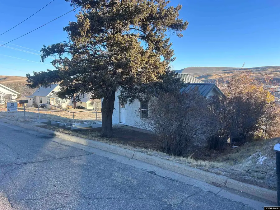 324 Cedar Avenue, Kemmerer, WY 83101 - Image #2