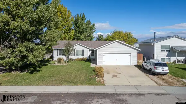 208 Bow St, Douglas, WY 82633