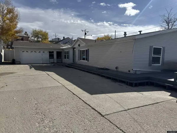 12 Front Street, Superior, WY 82945