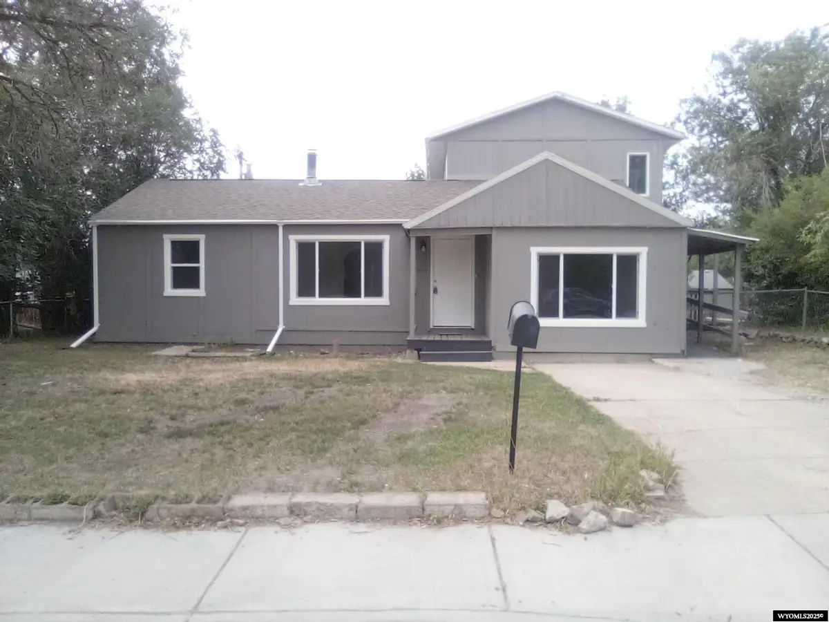 108 Frontier Ave, Newcastle, WY 82701 - Image #1