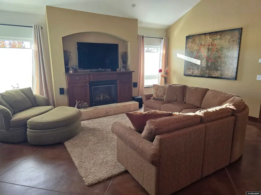3008 Shetland Drive, Rawlins, WY 82301 - Image #2