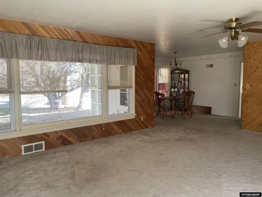 1233 W Jeffers Street, Rawlins, WY 82301 - Image #3