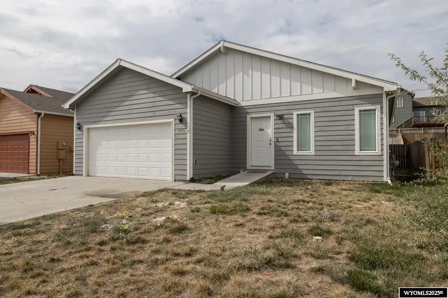 940 S 3rd Avenue, Mills, WY 82604 - Image #2