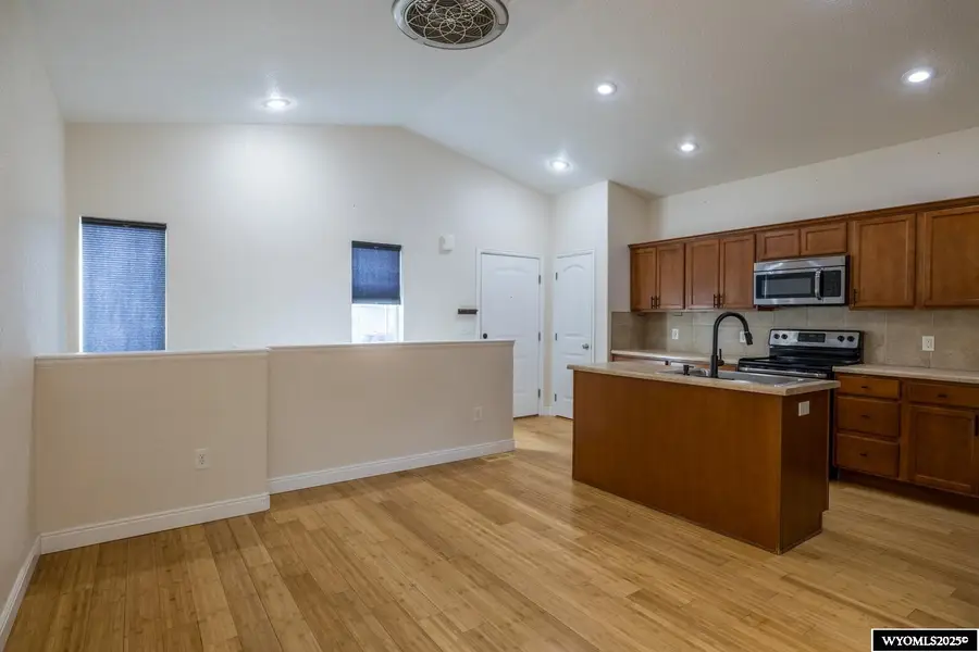 940 S 3rd Avenue, Mills, WY 82604 - Image #3