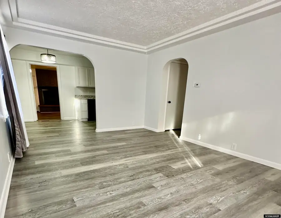 405 Howell Avenue, Worland, WY 82401-4014 - Image #2