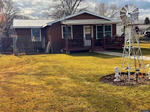 537 MARKET St, Lander, WY 82520
